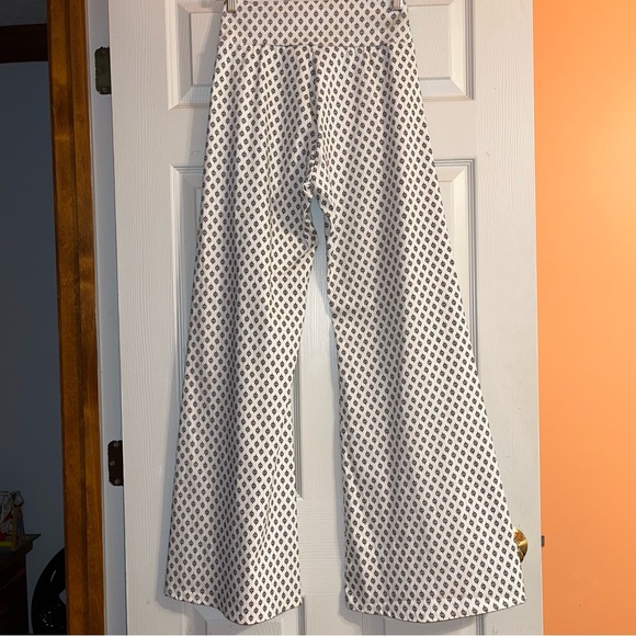 Vamp Stretch High Rise Flare Leg Pants - Picture 5 of 9